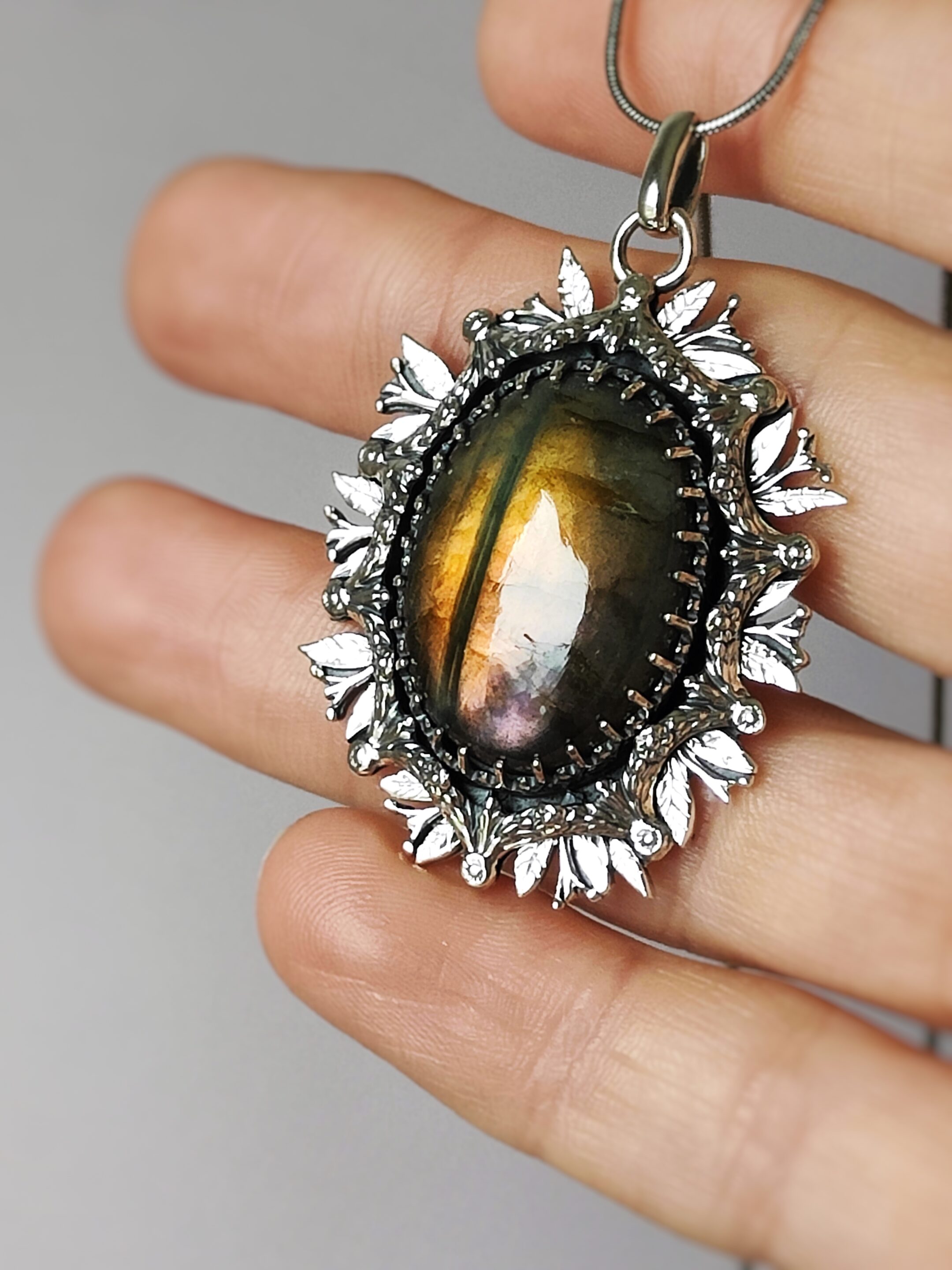 Collier Labradorite • Lueurs de printemps – Image 6