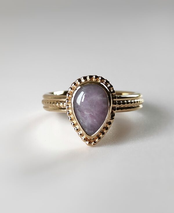 Bague femme en laiton plaquée or 14 carats avec pierre Kunzite Les merveilles de Polly