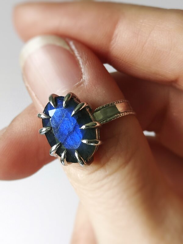 Bague labradorite – bijou femme fait main – argent massif – bague artisanale taille 56 – style bohème chic – inspiration vintage – bijou pierre naturelle – bague unique pour femme élégante