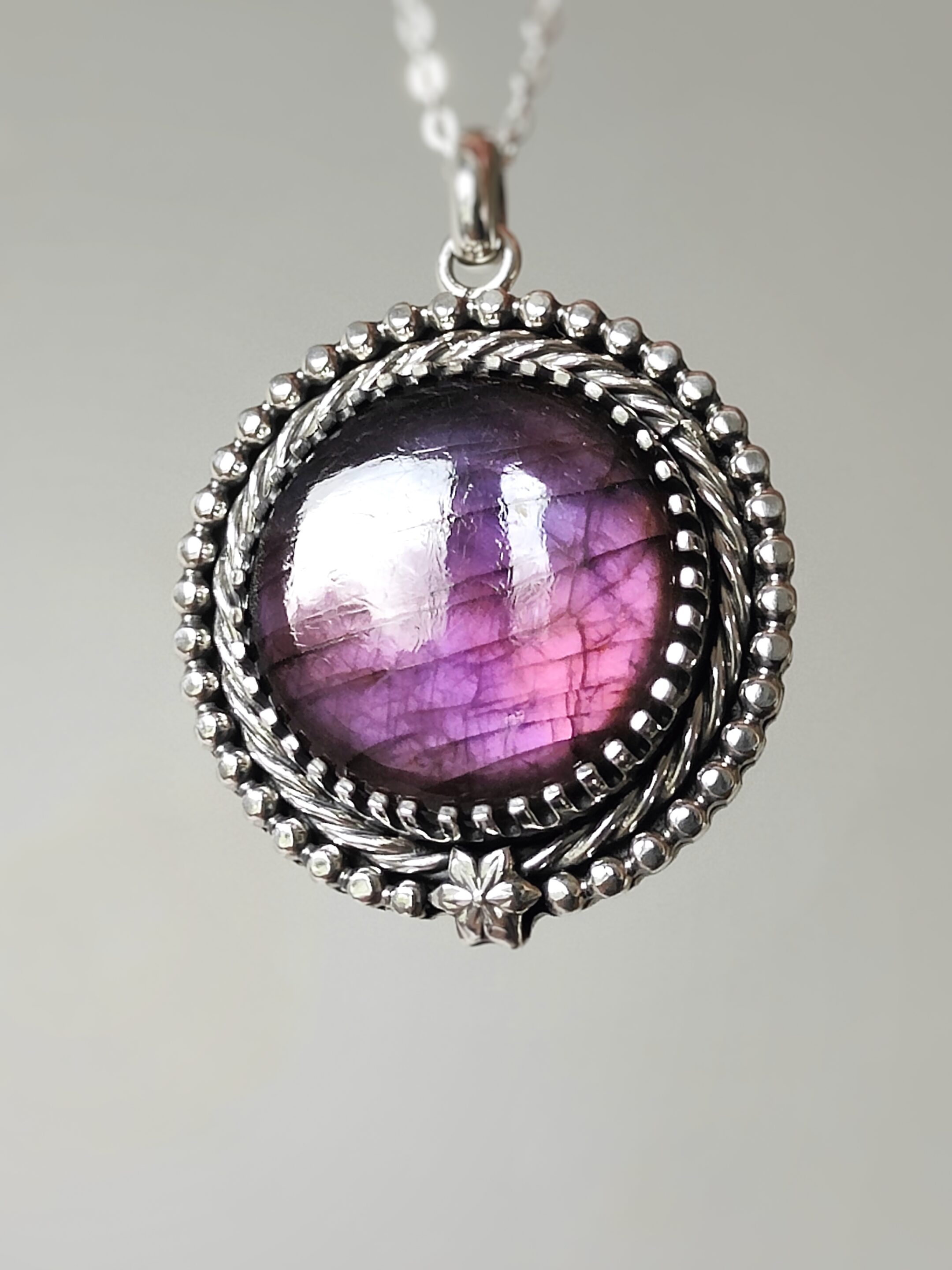 Collier femme argent massif fait main avec pierre Labradorite violette Les merveilles de Polly