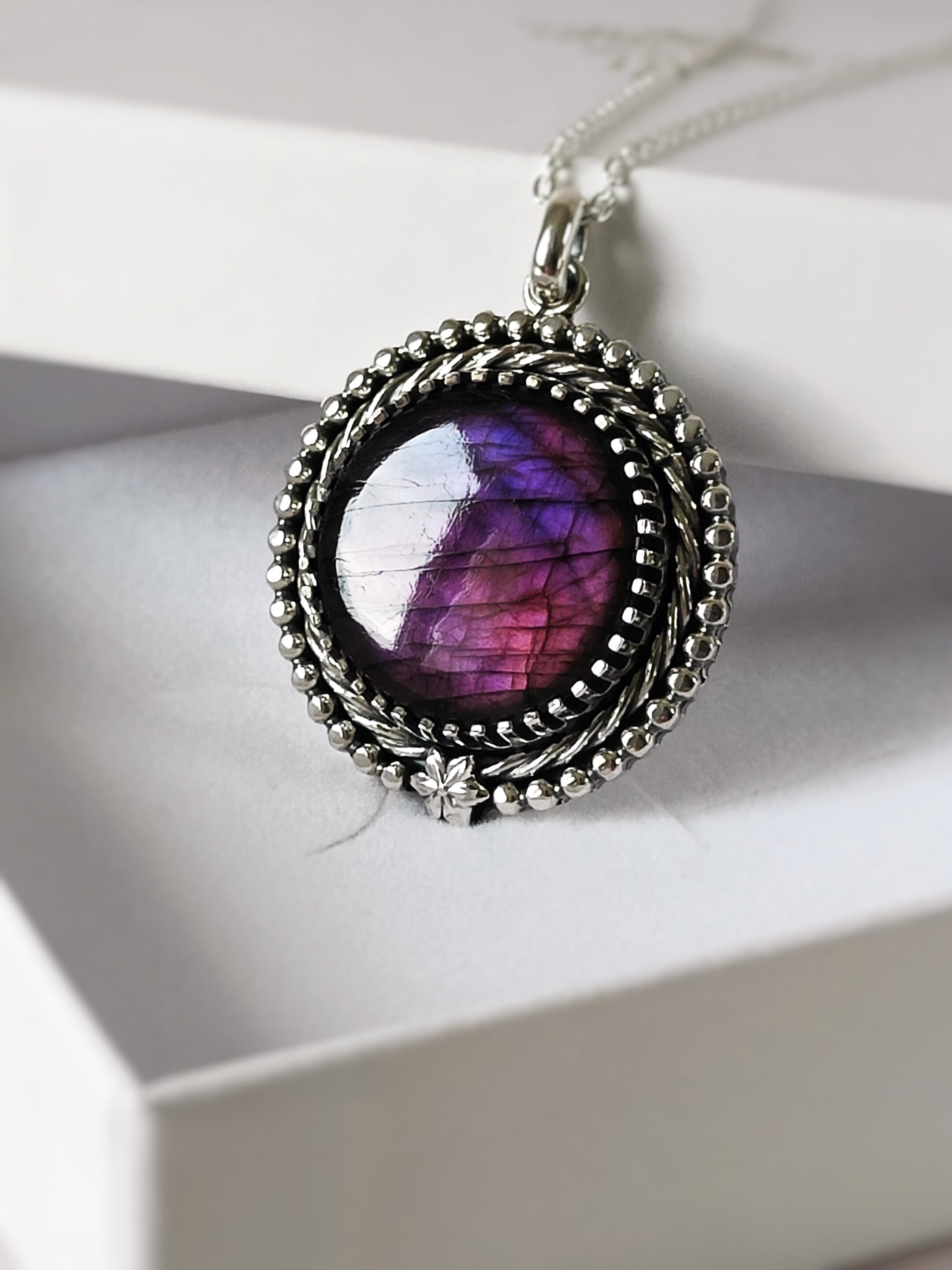 Collier Labradorite violette – Image 3