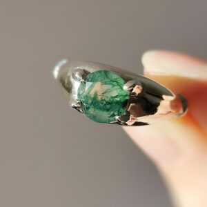 Bague chevalière femme en argent massif et pierre Agate mousse Les merveilles de Polly