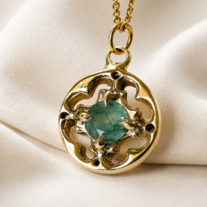 Collier femme plaqué or avec pierre naturelle Agate mousse les merveilles de polly