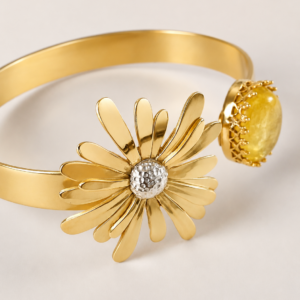 Bracelet jonc femme réglable avec fleur marguerite et Quartz mica jaune les merveilles de polly